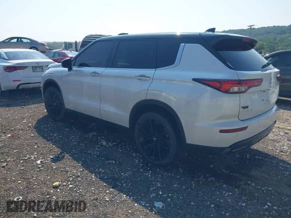 2023 Mitsubishi Outlander SEL z VIN JA4J4VA86PZ010610, wystawiony jako IAAI lot #42883511 z przebiegiem 37 536 mil mil oraz . Historia ofert i sprzedaży dostępna na DreamBid. Obrazek 3.