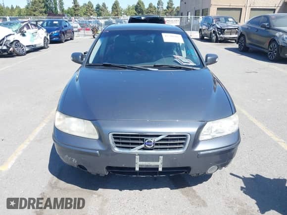 2009 Volvo S60 2.5T with VIN YV1RS592792725321, listed as a IAAI auction lot 42598987 with 127,678 mi miles and . Bid and sale history available at DreamBid. Image 6.