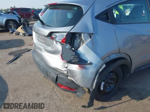 2021 Honda HR-V LX with VIN 3CZRU5H31MM729970, listed as a IAAI auction lot 43037426 with 102,011 mi miles and . Bid and sale history available at DreamBid. Image 6.