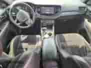 2023 Dodge Durango R/T Plus z VIN 1C4SDJCT7PC627585, wystawiony jako Copart lot #61384325 z przebiegiem 44 160 mil mil oraz Szkoda całkowita • Salvage title. Historia ofert i sprzedaży dostępna na DreamBid. Obrazek 8.