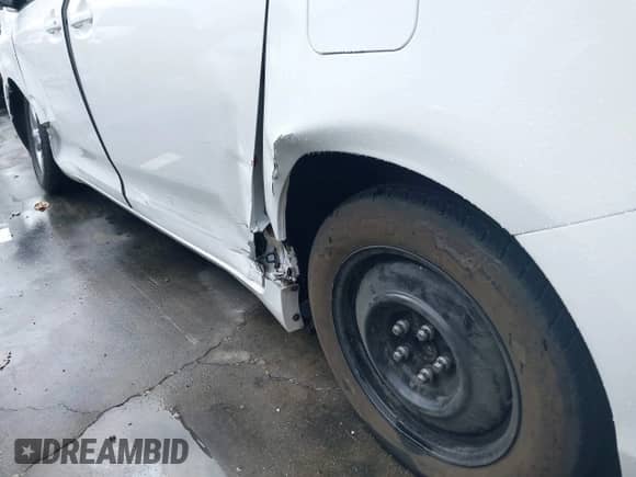 2015 Toyota Sienna LE z VIN 5TDKK3DC8FS596022, wystawiony jako IAAI lot #43447955 z przebiegiem 81 034 mil mil oraz . Historia ofert i sprzedaży dostępna na DreamBid. Obrazek 6.