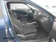 2017 Hyundai Veloster Value Edition z VIN KMHTC6AD9HU309362, wystawiony jako IAAI lot #43008981 z przebiegiem 157 915 mil mil oraz . Historia ofert i sprzedaży dostępna na DreamBid. Obrazek 5.