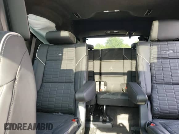 2025 Cadillac Escalade 4WD Sport Platinum с VIN 1GYS9GRL9SR295306, выставлен на аукционе Copart как лот 60882665 с пробегом 185 миль миль и Чистый • Clean title. История ставок и продаж доступна на DreamBid. Изображение 10.