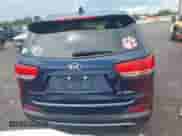 2017 Kia Sorento EX z VIN 5XYPH4A1XHG276732, wystawiony jako IAAI lot #42811752 z przebiegiem 99 093 mil mil oraz . Historia ofert i sprzedaży dostępna na DreamBid. Obrazek 16.