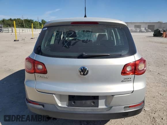 2011 Volkswagen Tiguan S с VIN WVGBV7AX9BW524239, выставлен на аукционе Copart как лот 70093625 с пробегом 174 582 миль миль и Списание • Salvage title. История ставок и продаж доступна на DreamBid. Изображение 6.