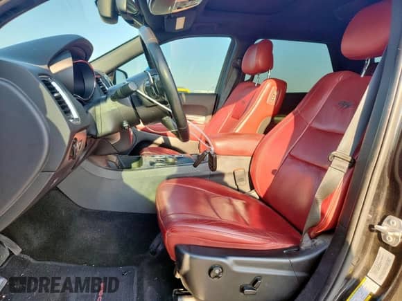 2015 Dodge Durango R/T with VIN 1C4SDHCT3FC880345, listed as a Copart auction lot 80133625 with 111,489 mi miles and Clean title. Bid and sale history available at DreamBid. Image 7.