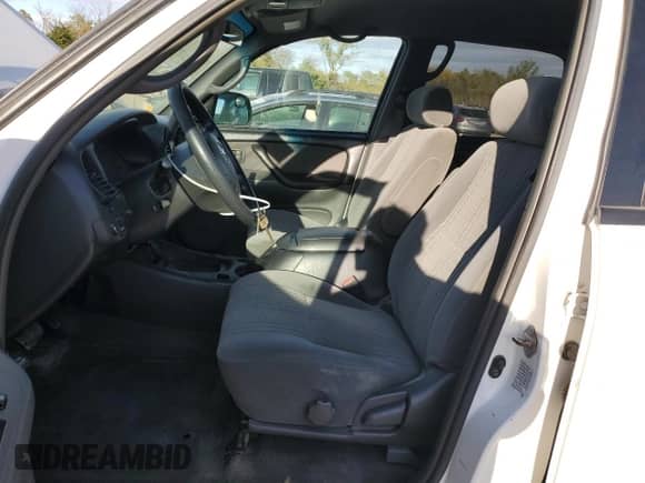 2004 Toyota Tundra SR5 z VIN 5TBDT44124S448271, wystawiony jako Copart lot #82709995 z przebiegiem 130 813 mil mil oraz Czysty tytuł • Clean title. Historia ofert i sprzedaży dostępna na DreamBid. Obrazek 7.