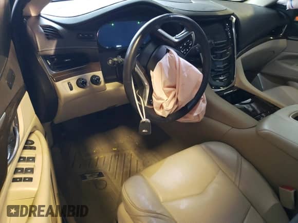 2020 Cadillac Escalade Luxury с VIN 1GYS4BKJ5LR200963, выставлен на аукционе Copart как лот 67044794 с пробегом 58 363 миль миль и Списание • Salvage title. История ставок и продаж доступна на DreamBid. Изображение 8.