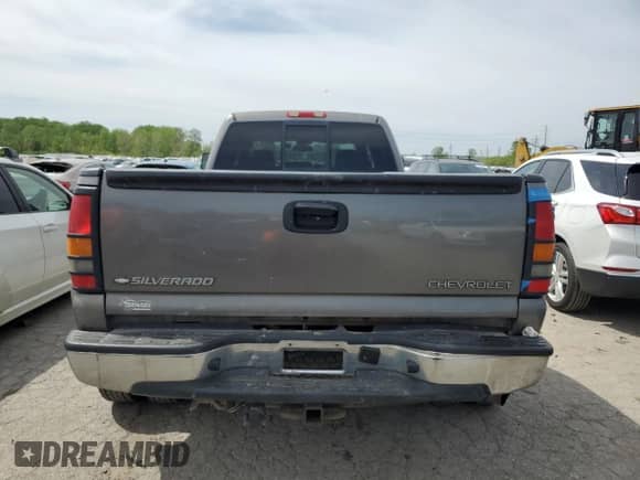 2006 Chevrolet Silverado 3500 DRW Wrk Trk с VIN 1GCJK33286F132975, выставлен на аукционе Copart как лот 51809294 с пробегом 242 451 миль миль и Списание • Salvage title. История ставок и продаж доступна на DreamBid. Изображение 6.
