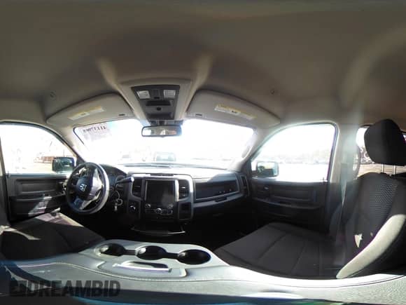 2019 Ram 1500 Express z VIN 1C6RR7KTXKS748038, wystawiony jako IAAI lot #41137908 z przebiegiem 46 339 mil mil oraz . Historia ofert i sprzedaży dostępna na DreamBid. Obrazek 19.