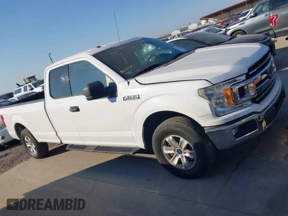 2018 Ford F-150 XL z VIN 1FTFX1EGXJKC45783, wystawiony jako IAAI lot #43234704 z przebiegiem 210 636 mil mil oraz . Historia ofert i sprzedaży dostępna na DreamBid. Obrazek 13.