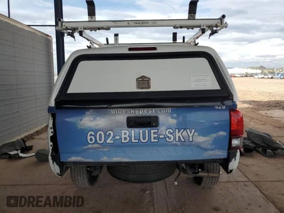 2023 Toyota Tacoma SR z VIN 3TYRX5GN4PT085308, wystawiony jako Copart lot #71772825 z przebiegiem 38 376 mil mil oraz Szkoda całkowita • Salvage title. Historia ofert i sprzedaży dostępna na DreamBid. Obrazek 6.