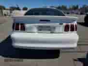 1998 Ford Mustang GT z VIN 1FAFP42X9WF179805, wystawiony jako Copart lot #82494395 z przebiegiem 142 724 mil mil oraz Szkoda całkowita • Salvage title. Historia ofert i sprzedaży dostępna na DreamBid. Obrazek 6.
