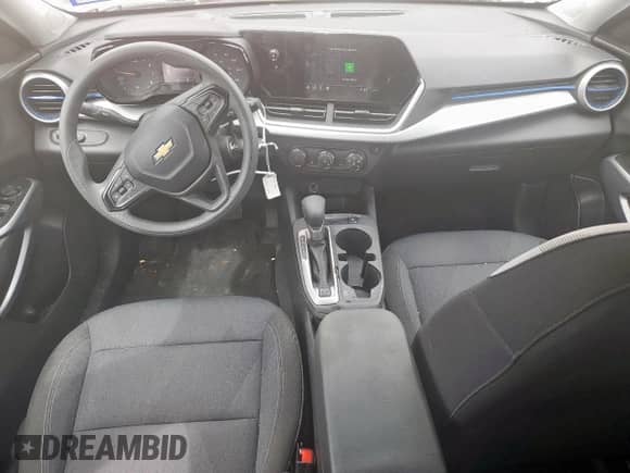 2024 Chevrolet Trax LS z VIN KL77LFE25RC213019, wystawiony jako Copart lot #81873955 z przebiegiem 19 063 mil mil oraz Szkoda całkowita • Salvage title. Historia ofert i sprzedaży dostępna na DreamBid. Obrazek 8.