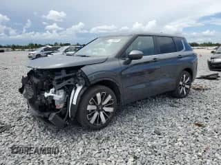 2025 Mitsubishi Outlander SE z VIN JA4J3VA82SZ031157, wystawiony jako Copart lot #81730815 z przebiegiem 723 mil mil oraz Szkoda całkowita • Salvage title. Historia ofert i sprzedaży dostępna na DreamBid. Obrazek 1.