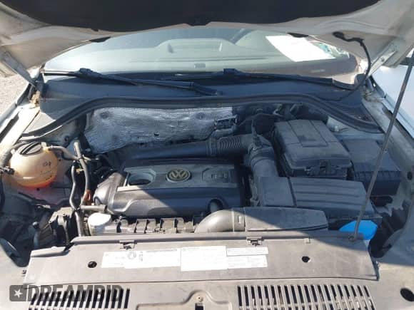 2012 Volkswagen Tiguan SE с VIN WVGBV7AX7CW527271, выставлен на аукционе IAAI как лот 42594294 с пробегом 147 594 миль миль и . История ставок и продаж доступна на DreamBid. Изображение 10.