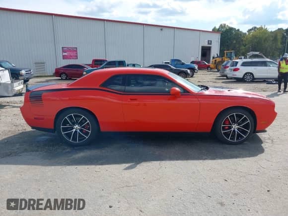 2009 Dodge Challenger SRT-8 with VIN 2B3LJ74W89H581856, listed as a IAAI auction lot 43402204 with 93,540 mi miles and . Bid and sale history available at DreamBid. Image 13.