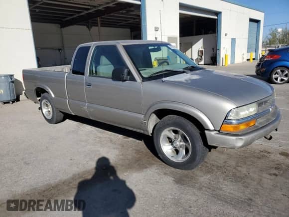 2003 Chevrolet S-10 LS с VIN 1GCCS19X938102139, выставлен на аукционе Copart как лот 82552855 с пробегом 103 757 миль миль и Чистый • Clean title. История ставок и продаж доступна на DreamBid. Изображение 4.