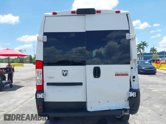 2020 Ram ProMaster Cargo с VIN 3C6TRVBG5LE104562, выставлен на аукционе IAAI как лот 42557583 с пробегом Не указан миль и . История ставок и продаж доступна на DreamBid. Изображение 16.