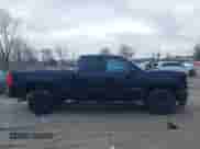 2019 Chevrolet Silverado 1500 LT z VIN 2GCVKPEC8K1230355, wystawiony jako IAAI lot #41124133 z przebiegiem 135 034 mil mil oraz . Historia ofert i sprzedaży dostępna na DreamBid. Obrazek 13.