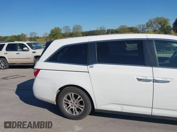 2013 Honda Odyssey EX-L с VIN 5FNRL5H65DB049092, выставлен на аукционе IAAI как лот 43300801 с пробегом 201 105 миль миль и . История ставок и продаж доступна на DreamBid. Изображение 18.