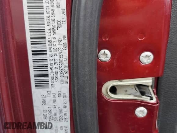 2017 Ram 1500 Tradesman z VIN 1C6RR7FG2HS597475, wystawiony jako Copart lot #62820815 z przebiegiem 140 891 mil mil oraz Szkoda całkowita • Salvage title. Historia ofert i sprzedaży dostępna na DreamBid. Obrazek 12.