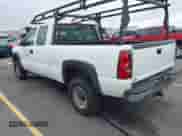 2007 Chevrolet Silverado 2500HD Work Truck z VIN 1GCHC29U47E161637, wystawiony jako IAAI lot #43430668 z przebiegiem 451 152 mil mil oraz . Historia ofert i sprzedaży dostępna na DreamBid. Obrazek 3.