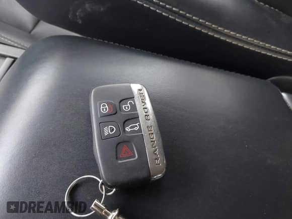 2013 Land Rover Range Rover Sport SC z VIN SALSH2E48DA802796, wystawiony jako IAAI lot #41613187 z przebiegiem 104 024 mil mil oraz . Historia ofert i sprzedaży dostępna na DreamBid. Obrazek 11.