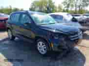 2017 Volkswagen Tiguan S с VIN WVGBV7AX6HK007903, выставлен на аукционе IAAI как лот 43168037 с пробегом 35 773 миль миль и . История ставок и продаж доступна на DreamBid. Изображение 1.