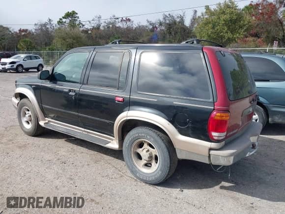 2000 Ford Explorer Eddie Bauer with VIN 1FMZU64EXYZA74923, listed as a IAAI auction lot 41504088 with 254,021 mi miles and . Bid and sale history available at DreamBid. Image 3.