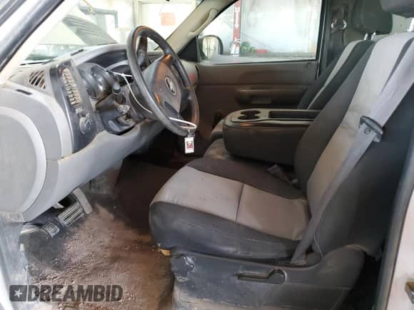 2007 Chevrolet Silverado 2500HD 1LT z VIN 1GCHC24K57E552673, wystawiony jako Copart lot #61085665 z przebiegiem 294 280 mil mil oraz Czysty tytuł • Clean title. Historia ofert i sprzedaży dostępna na DreamBid. Obrazek 7.