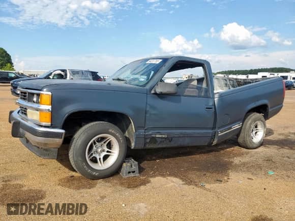 1988 Chevrolet Silverado 1500 с VIN 1GCDC14Z2JZ256600, выставлен на аукционе Copart как лот 84237755 с пробегом 299 733 миль миль и Списание • Salvage title. История ставок и продаж доступна на DreamBid. Изображение 1.