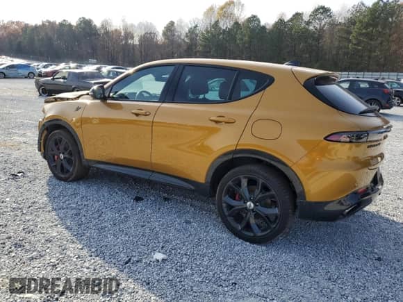 2024 Dodge Hornet R/T Plus z VIN ZACPDFDW6R3A11538, wystawiony jako Copart lot #83624664 z przebiegiem 9 571 mil mil oraz Szkoda całkowita • Salvage title. Historia ofert i sprzedaży dostępna na DreamBid. Obrazek 2.