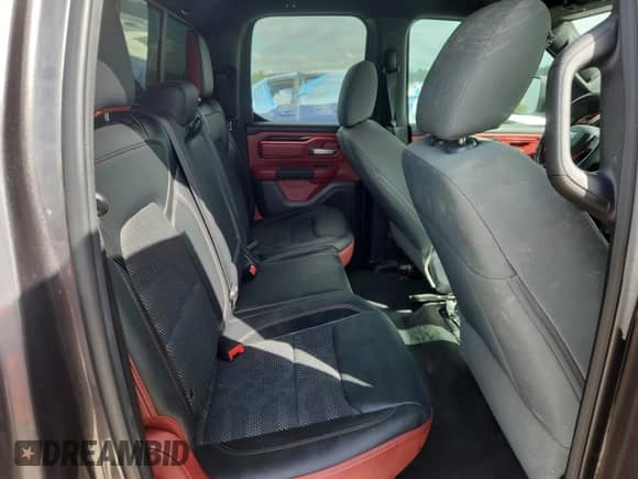 2019 Ram 1500 Rebel z VIN 1C6SRFET7KN871348, wystawiony jako Copart lot #85364805 z przebiegiem 138 362 mil mil oraz Czysty tytuł • Clean title. Historia ofert i sprzedaży dostępna na DreamBid. Obrazek 10.