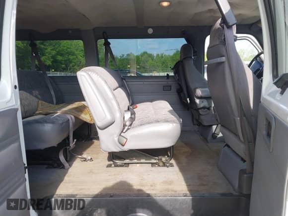2000 Dodge Passenger with VIN 2B5WB35Z3YK170658, listed as a IAAI auction lot 42160385 with 69,843 mi miles and . Bid and sale history available at DreamBid. Image 7.