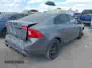 2017 Volvo S60 Dynamic с VIN YV126MFL7H2420929, выставлен на аукционе IAAI как лот 43292833 с пробегом 107 144 миль миль и . История ставок и продаж доступна на DreamBid. Изображение 4.