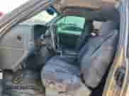 2000 Chevrolet Silverado 1500 LS z VIN 1GCEC19T2YZ244014, wystawiony jako Copart lot #67629735 z przebiegiem Nie podano mil oraz Szkoda całkowita • Salvage title. Historia ofert i sprzedaży dostępna na DreamBid. Obrazek 7.