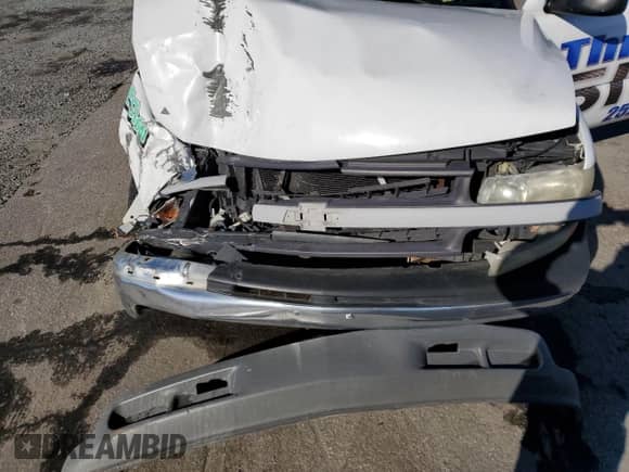 2000 Chevrolet Silverado 1500 with VIN 1GCEC14V3YE374450, listed as a Copart auction lot 46484315 with 172,096 mi miles and Salvage title. Bid and sale history available at DreamBid. Image 11.