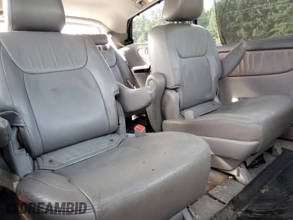 2010 Toyota Sienna XLE с VIN 5TDYK4CC8AS339789, выставлен на аукционе Copart как лот 85838045 с пробегом 178 977 миль миль и Списание • Salvage title. История ставок и продаж доступна на DreamBid. Изображение 11.