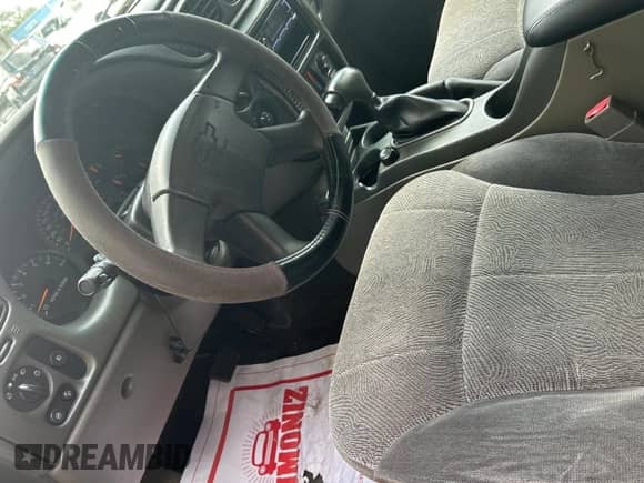 2003 Chevrolet TrailBlazer EXT LT z VIN 1GNET16S136172543, wystawiony jako Copart lot #71079825 z przebiegiem 193 815 mil mil oraz Czysty tytuł • Clean title. Historia ofert i sprzedaży dostępna na DreamBid. Obrazek 14.