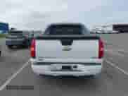 2011 Chevrolet Avalanche LT z VIN 3GNTKFE31BG240127, wystawiony jako IAAI lot #42488489 z przebiegiem 147 737 mil mil oraz . Historia ofert i sprzedaży dostępna na DreamBid. Obrazek 16.