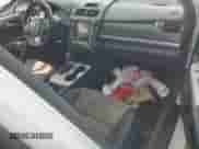 2013 Toyota Camry SE z VIN 4T1BF1FK8DU673053, wystawiony jako Copart lot #84384115 z przebiegiem Nie podano mil oraz Nie do naprawy • Non repairable. Historia ofert i sprzedaży dostępna na DreamBid. Obrazek 8.