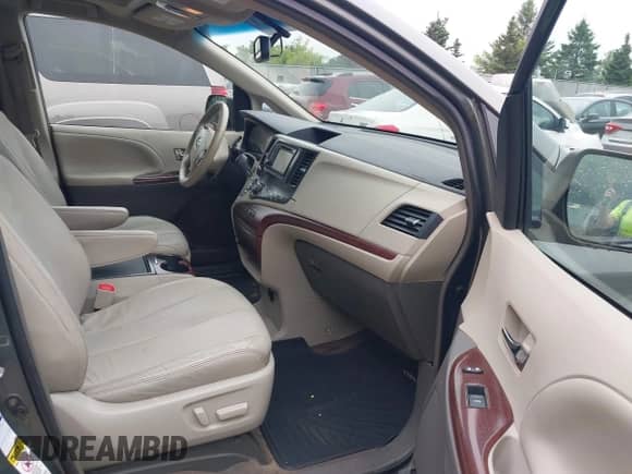 2014 Toyota Sienna Limited с VIN 5TDDK3DC5ES083785, выставлен на аукционе IAAI как лот 42559682 с пробегом 168 244 миль миль и . История ставок и продаж доступна на DreamBid. Изображение 5.