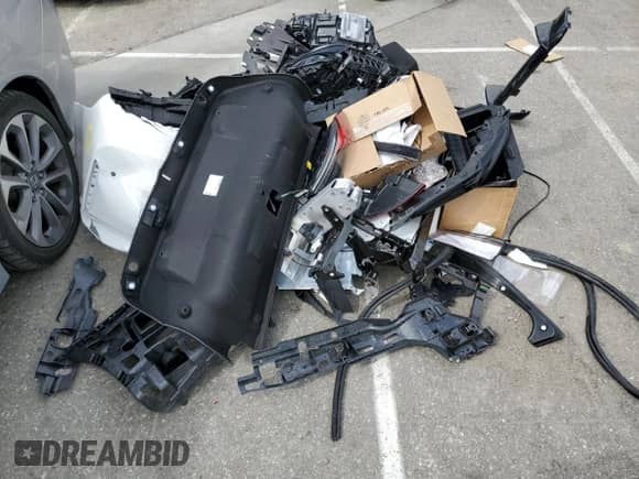 2025 BMW M3 z VIN WBS23HJ03SFU06148, wystawiony jako Copart lot #51459325 z przebiegiem 1 168 mil mil oraz Szkoda całkowita • Salvage title. Historia ofert i sprzedaży dostępna na DreamBid. Obrazek 12.