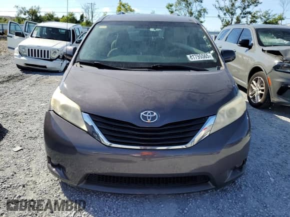 2014 Toyota Sienna LE with VIN 5TDKK3DC9ES443258, listed as a Copart auction lot 81795565 with 143,381 mi miles and Salvage title. Bid and sale history available at DreamBid. Image 5.