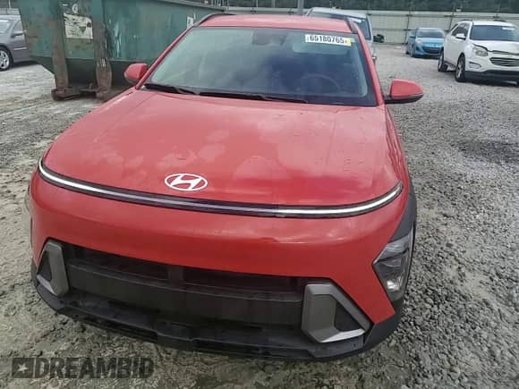 2025 Hyundai Kona SEL Convenience z VIN KM8HC3AB3SU236631, wystawiony jako Copart lot #65180765 z przebiegiem 6 789 mil mil oraz Szkoda całkowita • Salvage title. Historia ofert i sprzedaży dostępna na DreamBid. Obrazek 13.