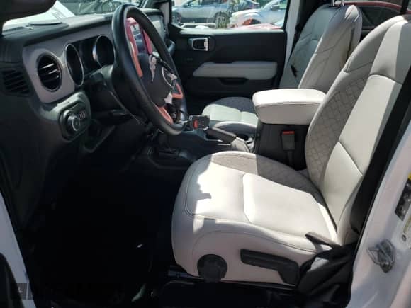 2021 Jeep Wrangler Unlimited Sahara High Altitude с VIN 1C4HJXEN6MW851686, выставлен на аукционе Copart как лот 85832055 с пробегом 58 409 миль миль и Списание • Salvage title. История ставок и продаж доступна на DreamBid. Изображение 7.