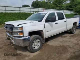 2015 Chevrolet Silverado 2500HD Work Truck с VIN 1GC1KUE81FF196752, выставлен на аукционе Copart как лот 65891065 с пробегом 273 440 миль миль и Списание • Salvage title. История ставок и продаж доступна на DreamBid. Изображение 1.