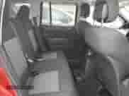 2010 Jeep Compass Latitude z VIN 1J4NF1FB0AD623710, wystawiony jako Copart lot #88657615 z przebiegiem Nie podano mil oraz Szkoda całkowita • Salvage title. Historia ofert i sprzedaży dostępna na DreamBid. Obrazek 11.