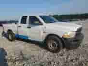 2012 Ram 1500 Tradesman z VIN 1C6RD6FP7CS175218, wystawiony jako Copart lot #57409305 z przebiegiem 303 140 mil mil oraz Szkoda całkowita • Salvage title. Historia ofert i sprzedaży dostępna na DreamBid. Obrazek 4.